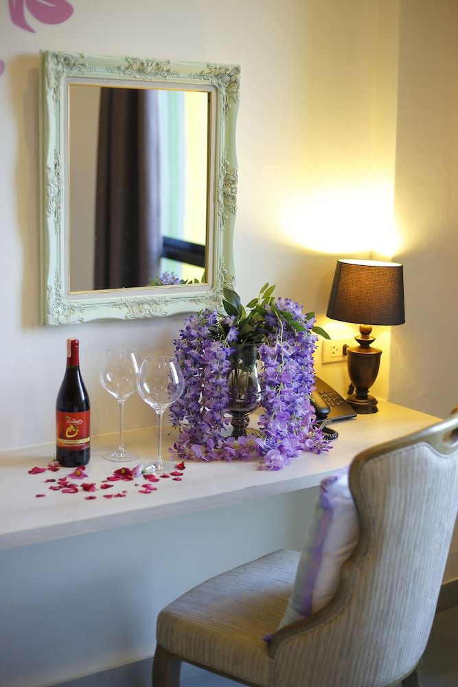 Play La Ploen Boutique Resort Executive Suite, 1 King Bed, Corner 3