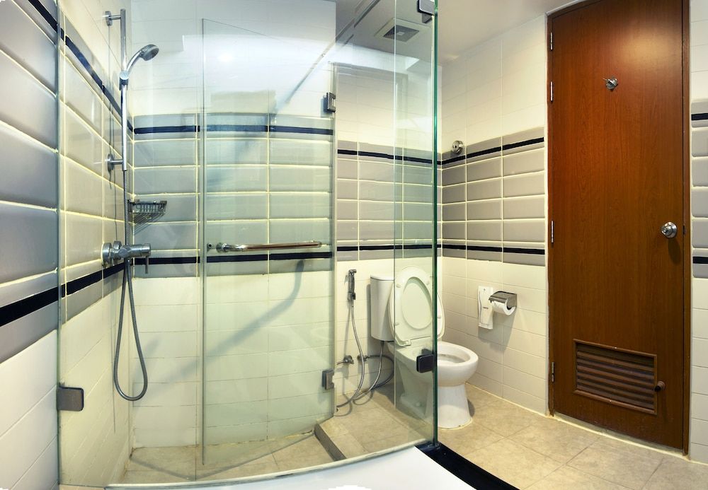 Thamrongin Hotel Standard Room 6