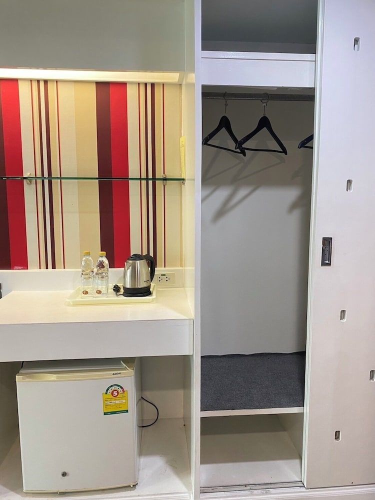 Thamrongin Hotel Standard Room 7