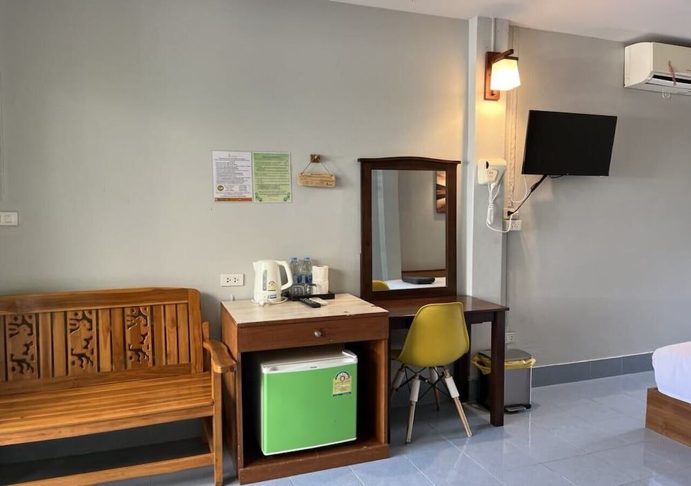 Srichada Hotel Khaolak Double room with balcony 17