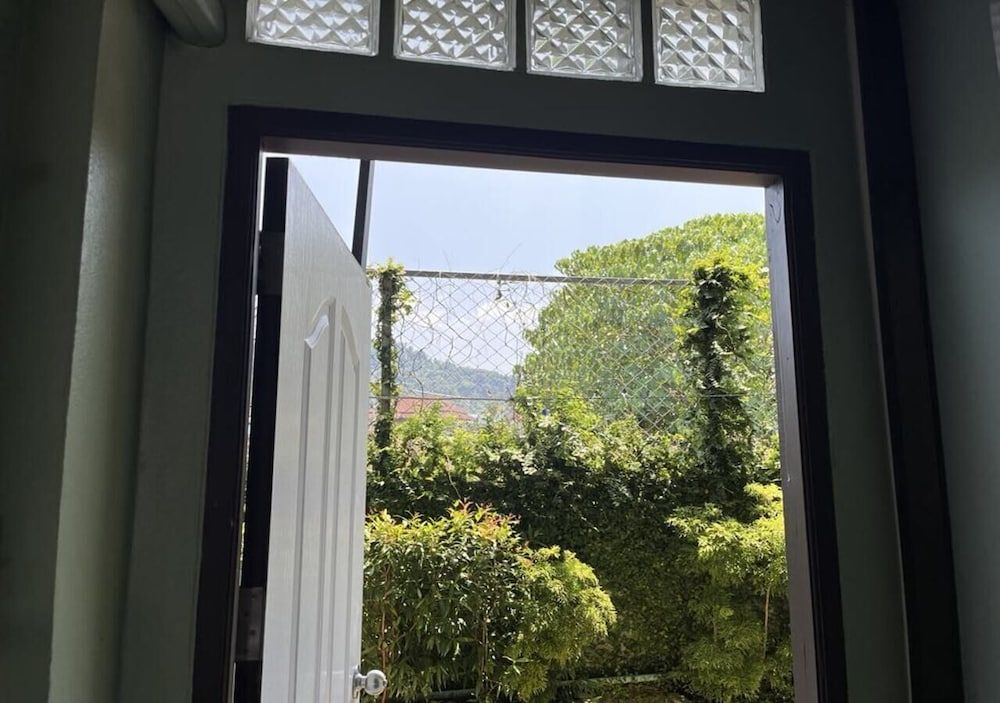 Srichada Hotel Khaolak Double room with balcony 10