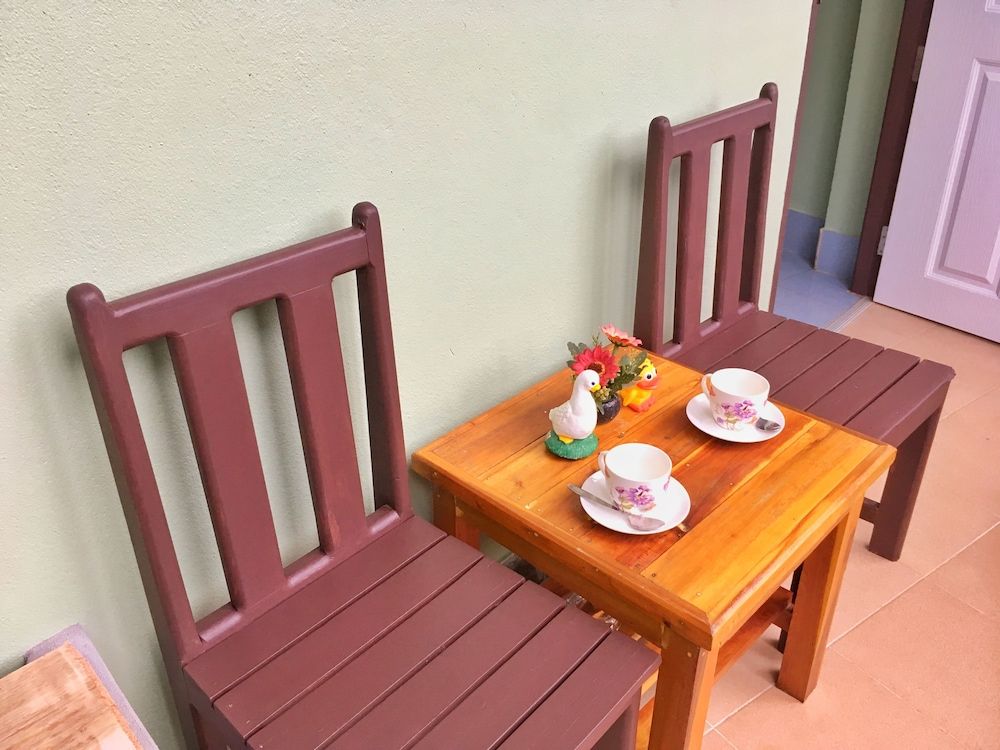 Srichada Hotel Khaolak Double room with balcony 9