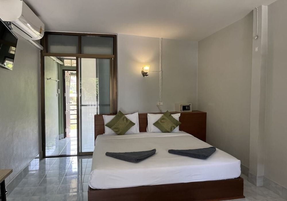 Srichada Hotel Khaolak Double room with balcony