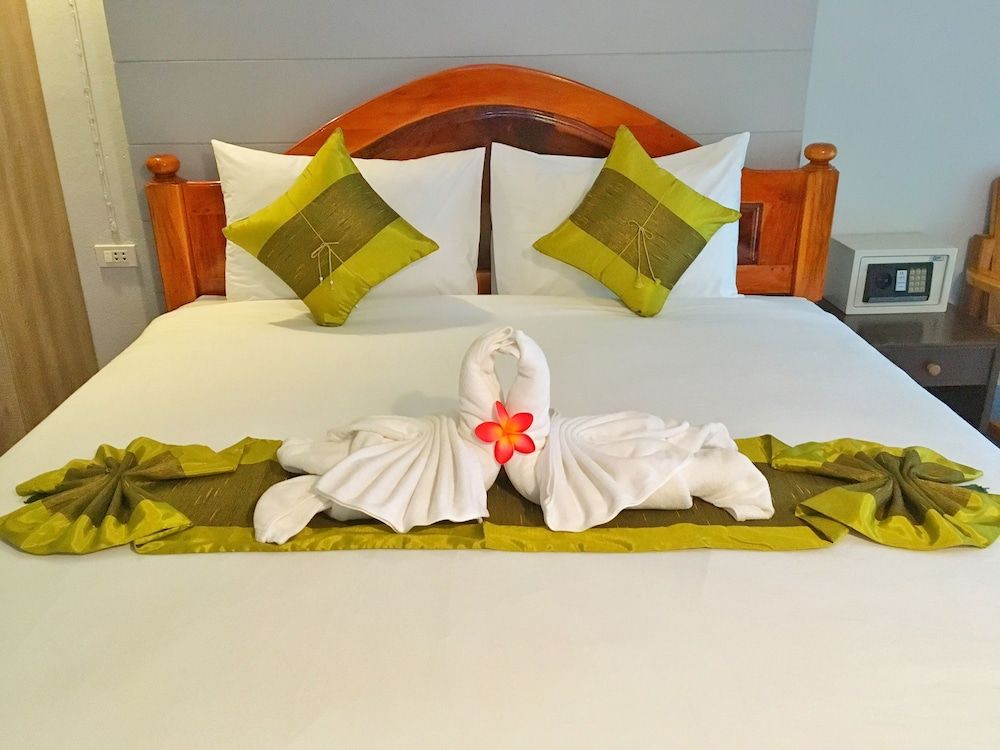 Srichada Hotel Khaolak Double room with balcony 3