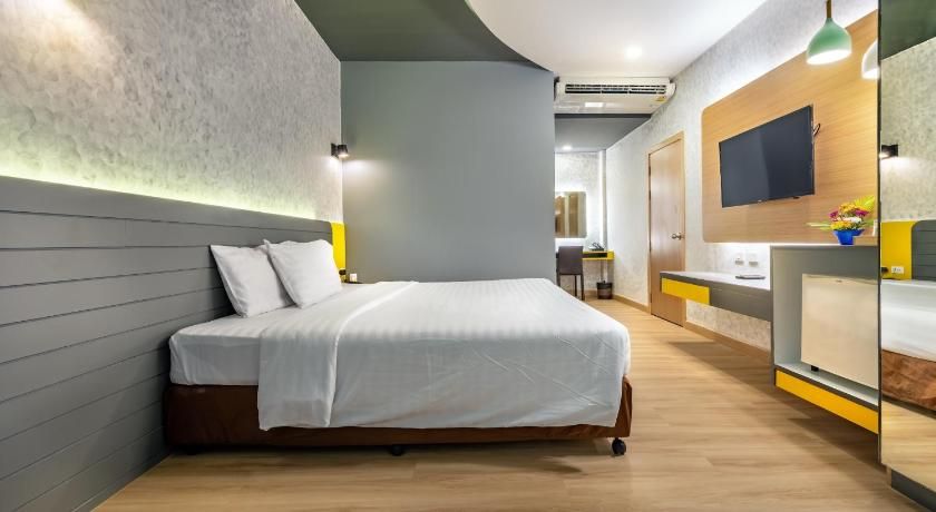 Qiu Hotel Sukhumvit Deluxe Room without Window 3