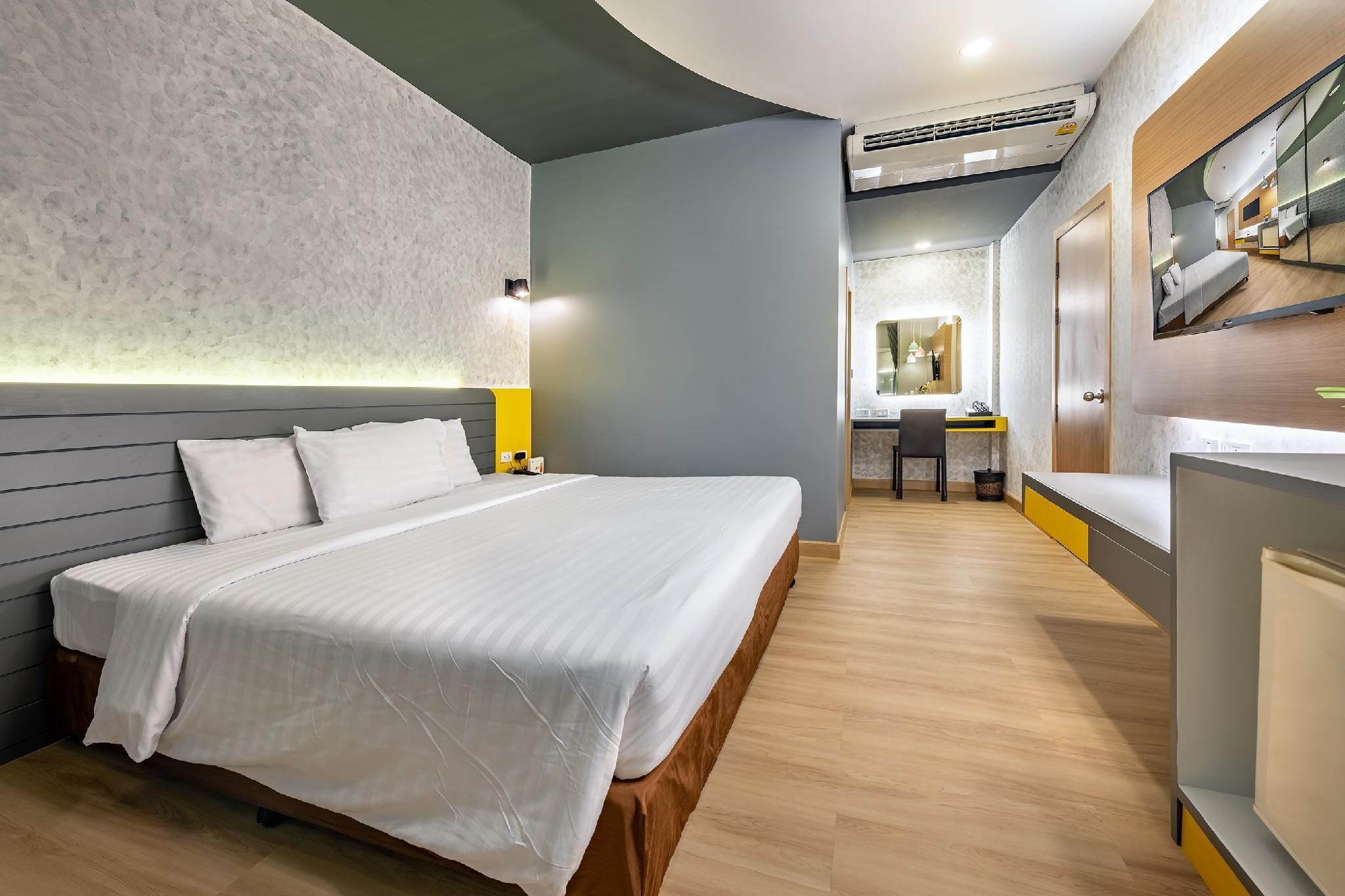 Qiu Hotel Sukhumvit Deluxe Room without Window 6