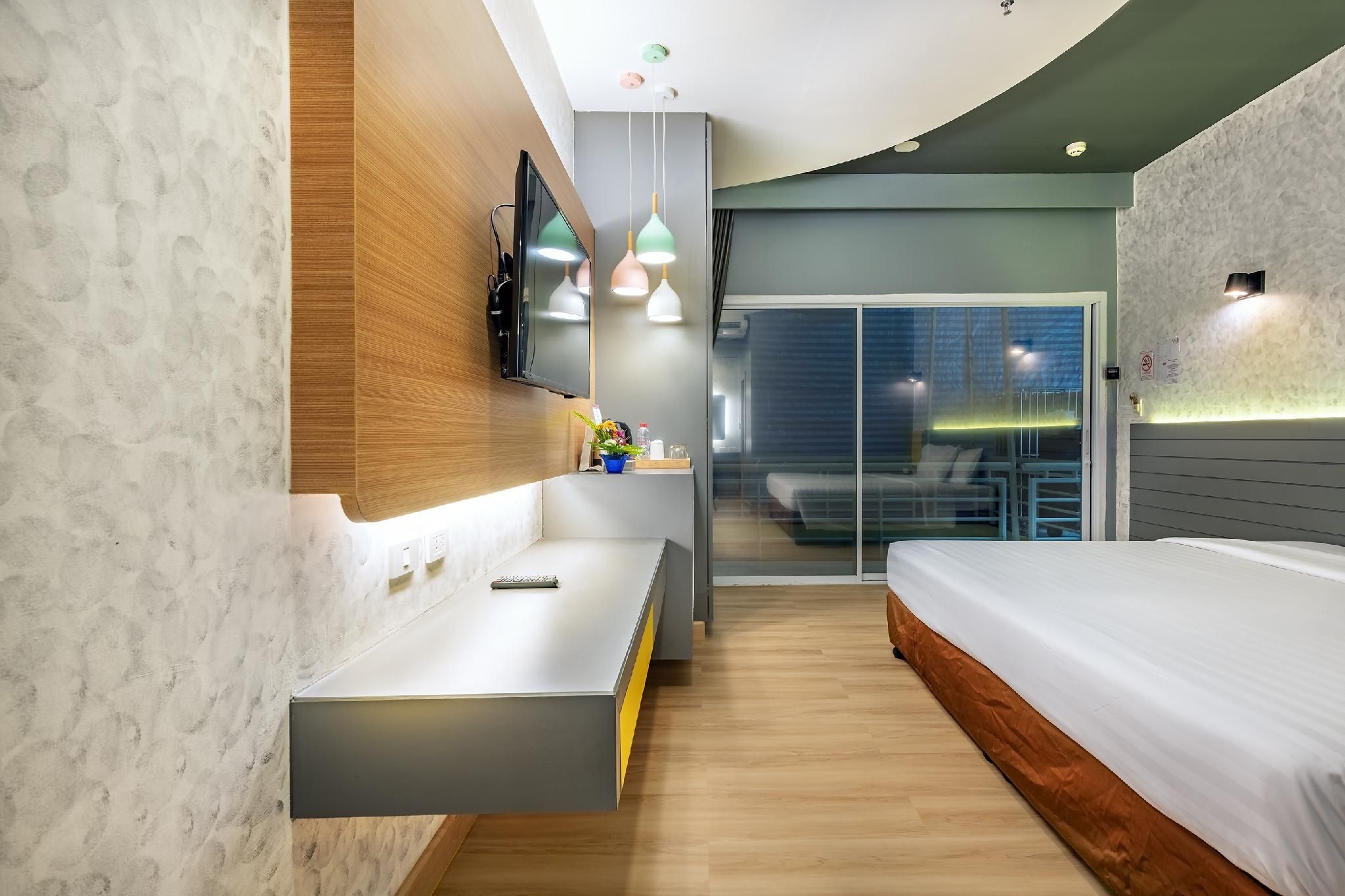 Qiu Hotel Sukhumvit Deluxe Room without Window 16