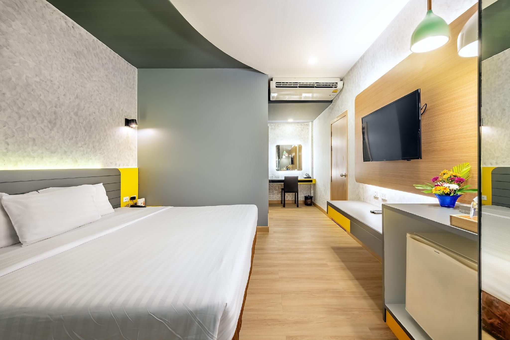 Qiu Hotel Sukhumvit Deluxe Room without Window 7