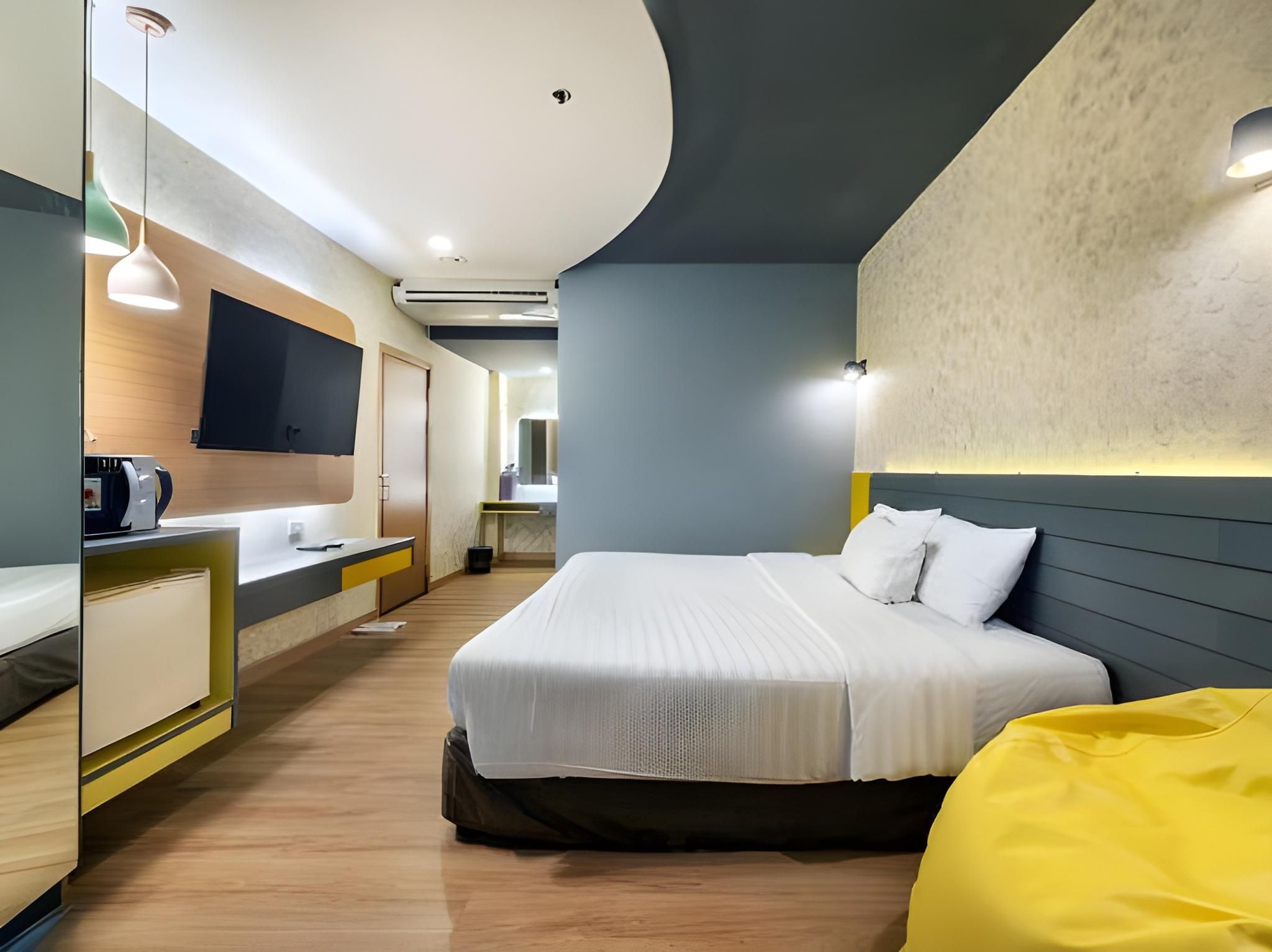 Qiu Hotel Sukhumvit Deluxe Room without Window 11