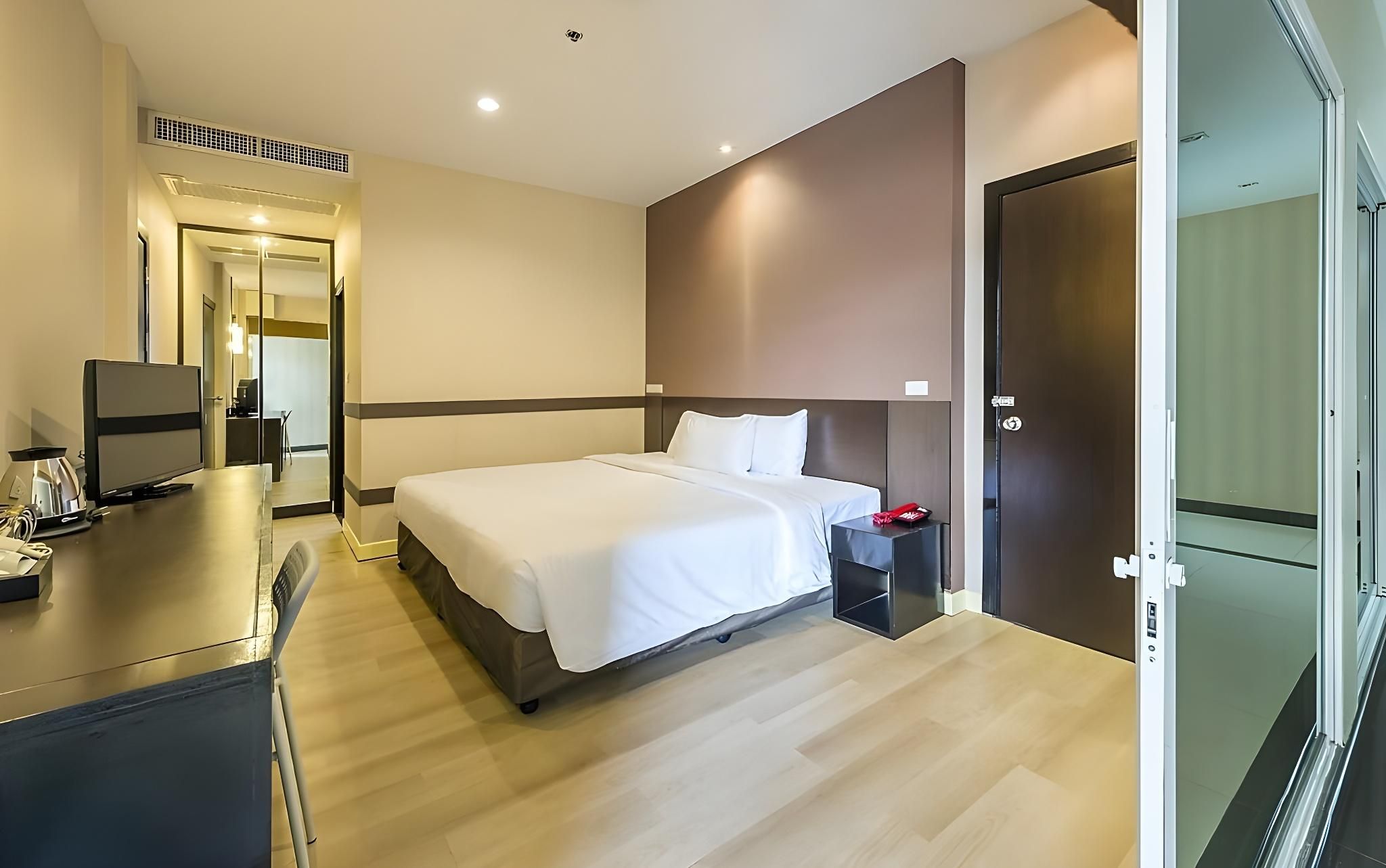 Qiu Hotel Sukhumvit Deluxe Room without Window 5