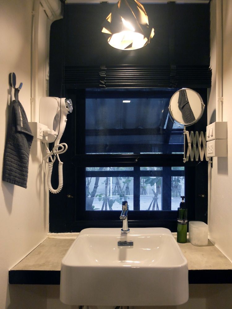 undefined Monomer Hostel Bangkok 7