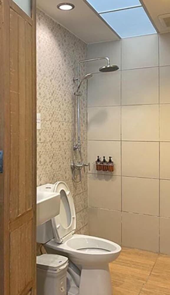 Monomer Hostel Bangkok Double Room With Private Bathroom, 5th floor (No lift) 3