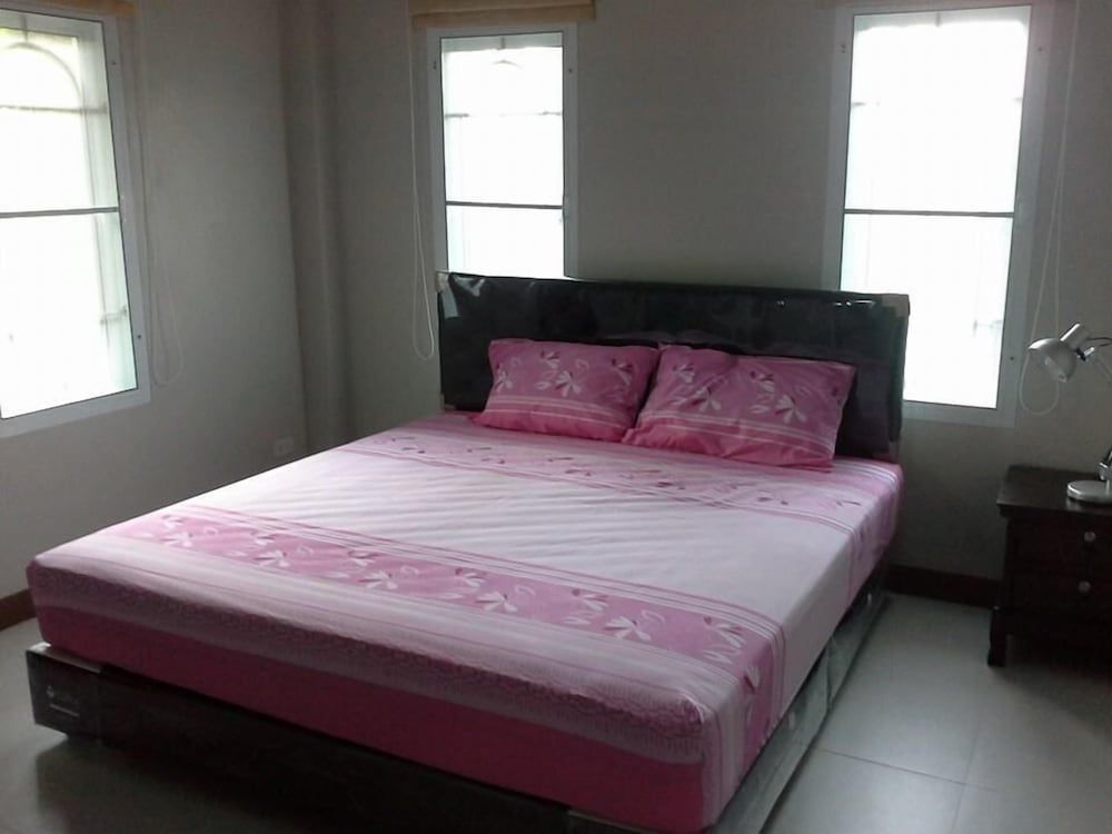 undefined Krisada Beach Resort