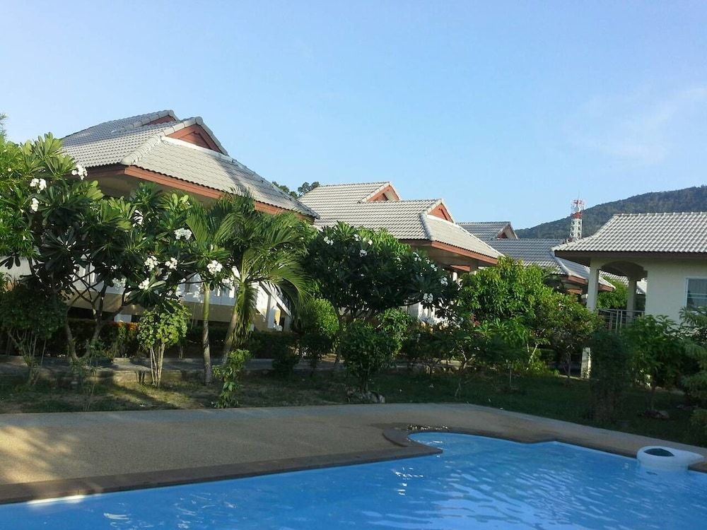 undefined Krisada Beach Resort 10