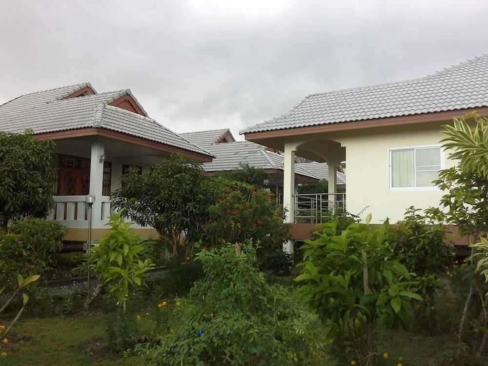 undefined Krisada Beach Resort 8