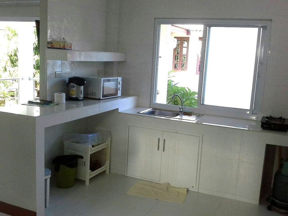 Krisada Beach Resort Bungalow 7