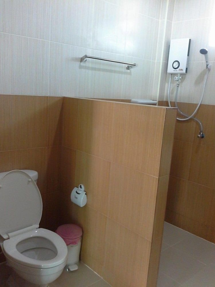 Krisada Beach Resort Bungalow, 2 Bedrooms, Sea View 9