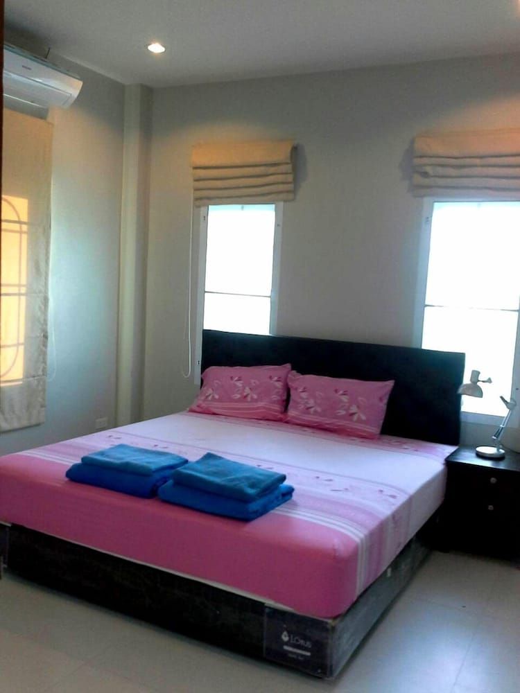 Krisada Beach Resort Bungalow 5