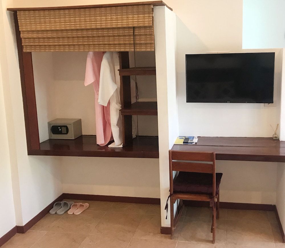 Vivi Bungalows Resort Deluxe Bungalow, 1 King Bed 8