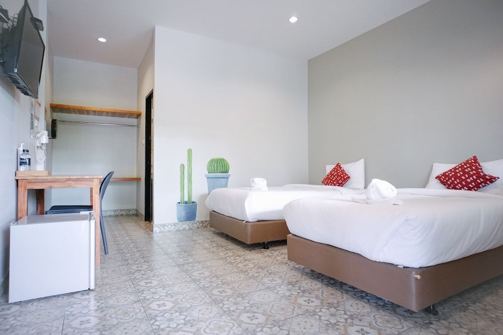 Standard Twin Room