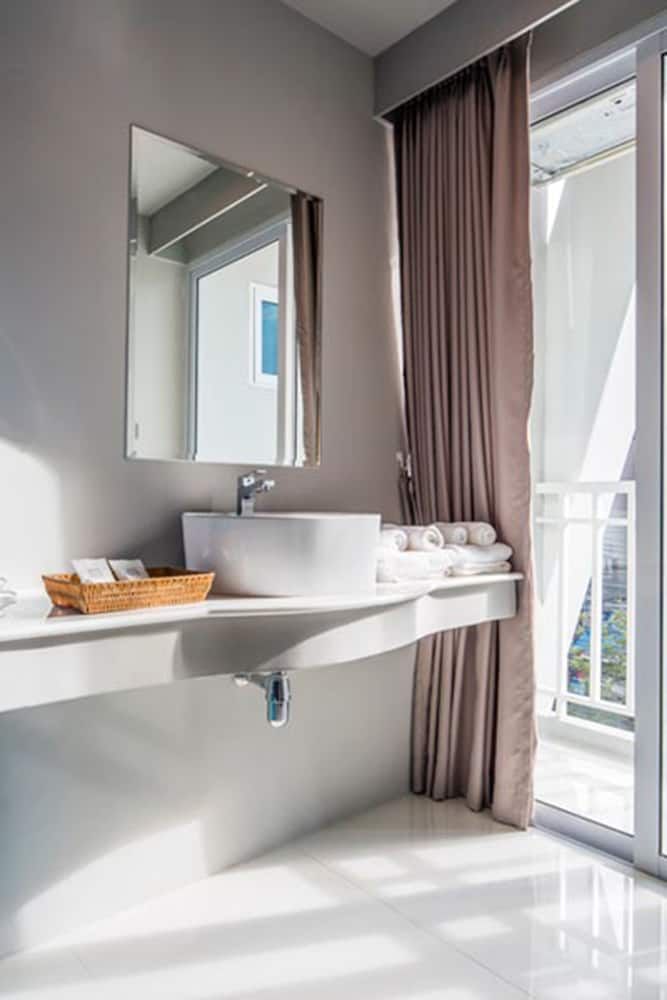 Atelier Suites Standard Double Room, 1 Double Bed 3