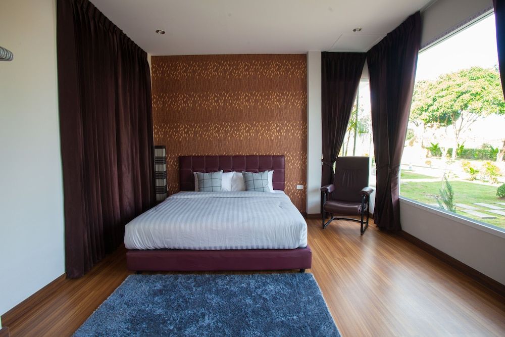 Bluemoon Riverside Resort Modern Cottage 4