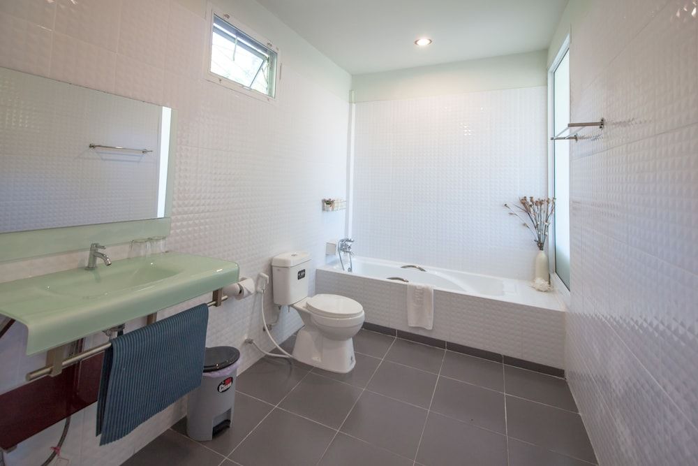 Bluemoon Riverside Resort Garden Cottage 5