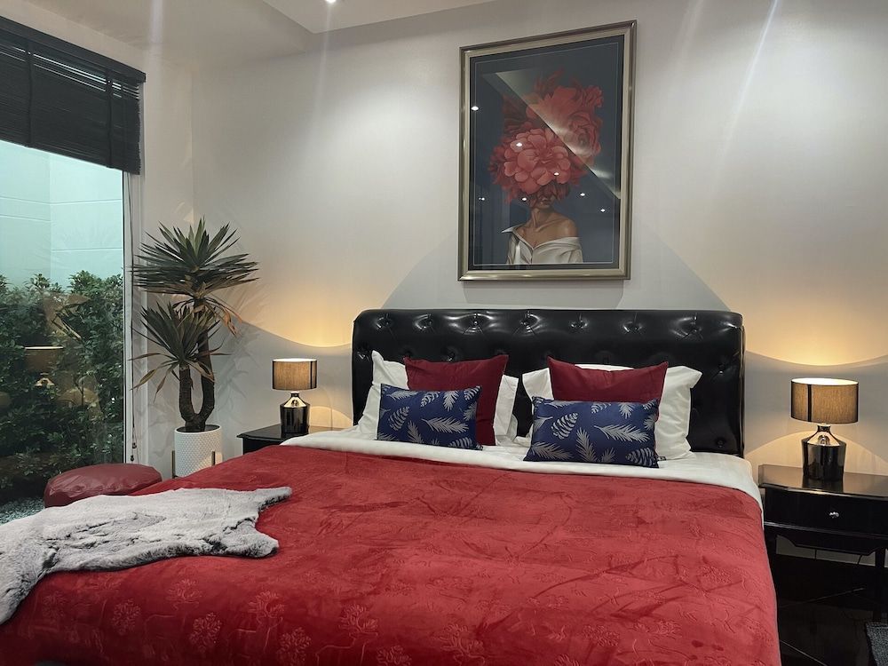 Grand Villa, Multiple Bedrooms, Sauna, Pool View