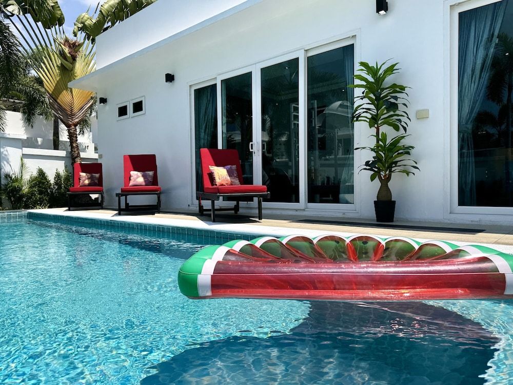 undefined Hollywood Pool Villa Jomtien Pattaya 5