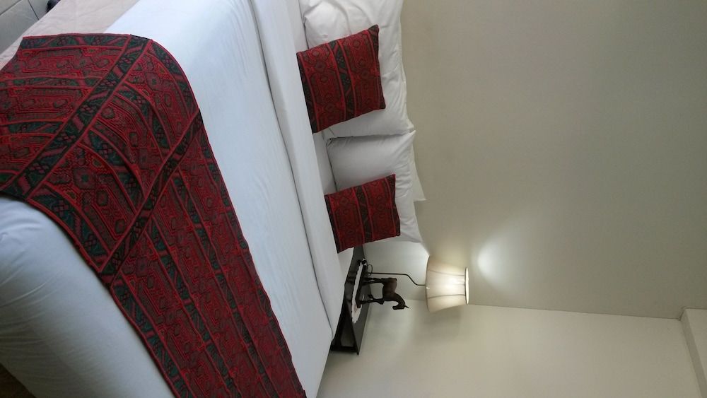 undefined Admire House 7