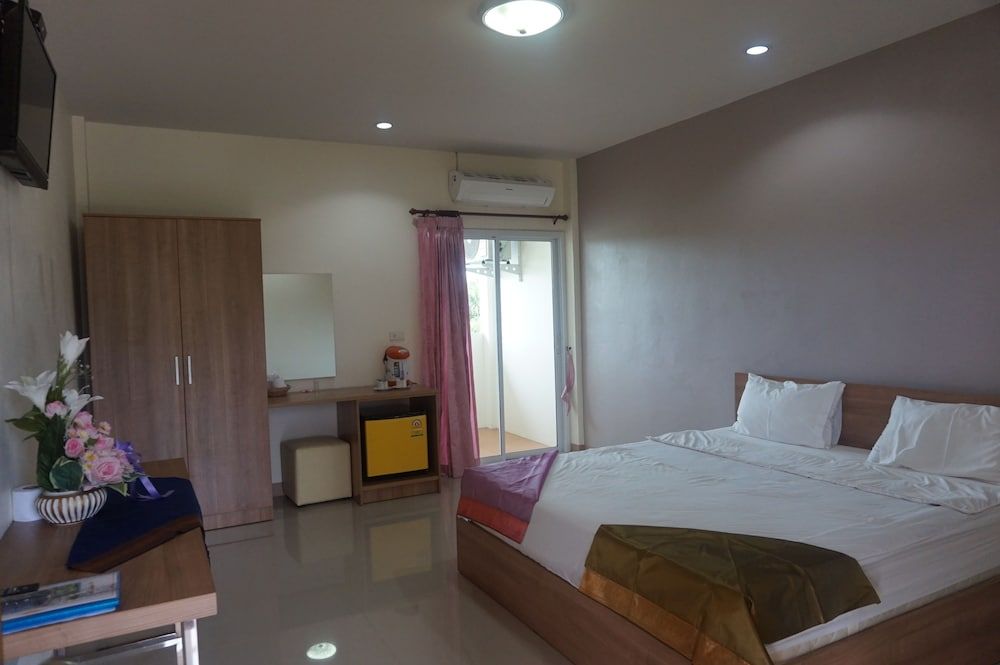 Bumnsaya Place Standard Double Room 3