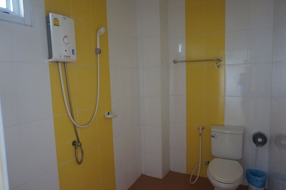 Bumnsaya Place Standard Twin Room 7