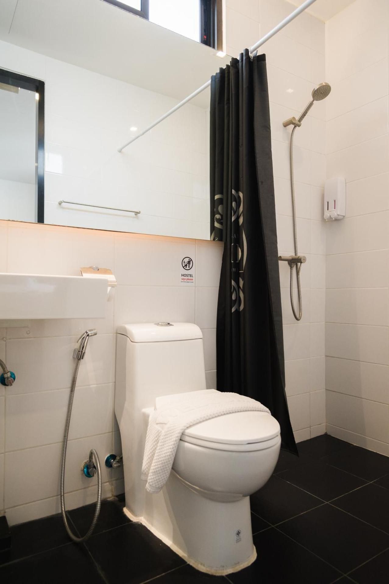 undefined The Common Hostel 8