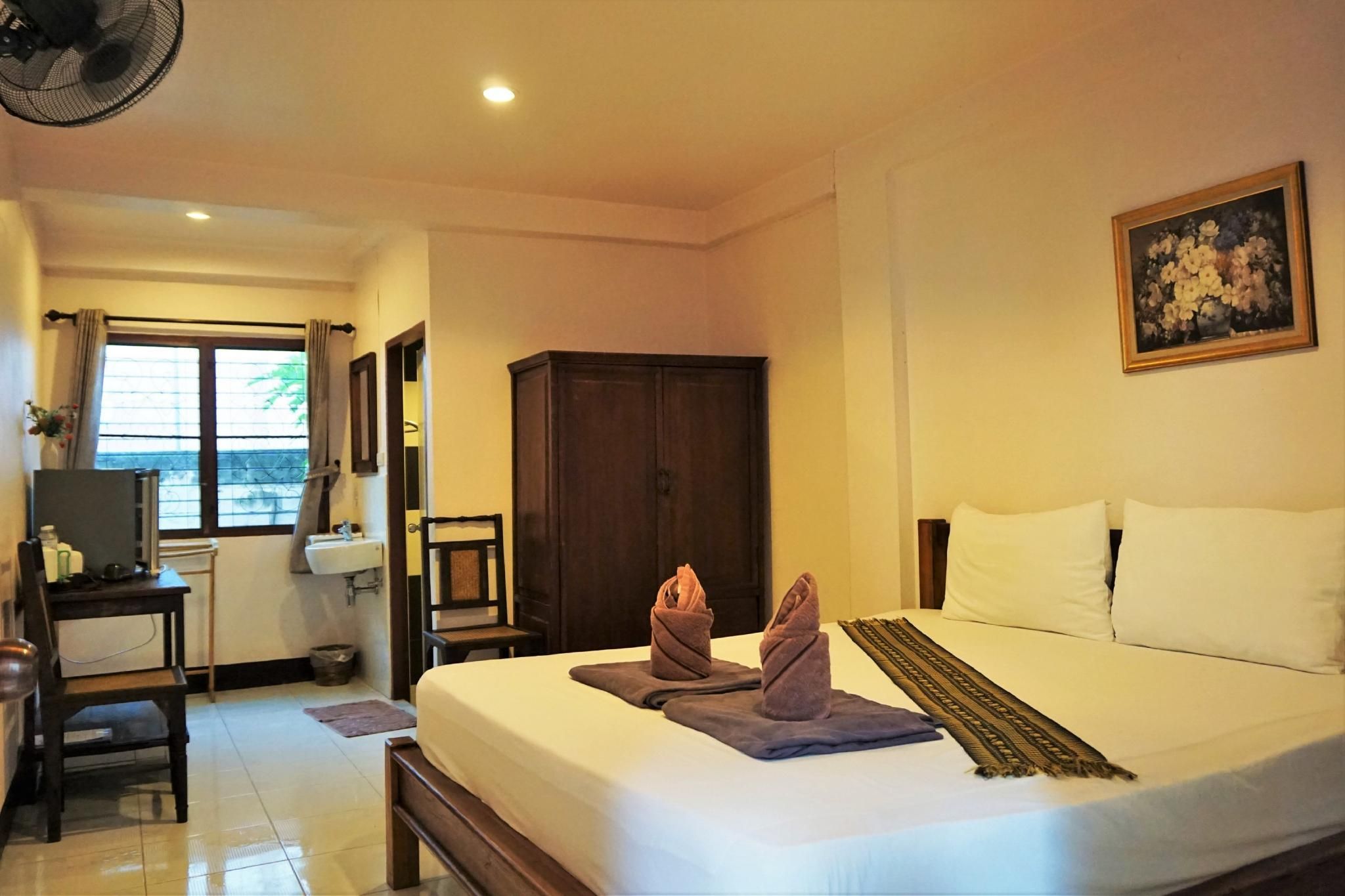 My Mum Home Superior Double or Twin with Fan 3