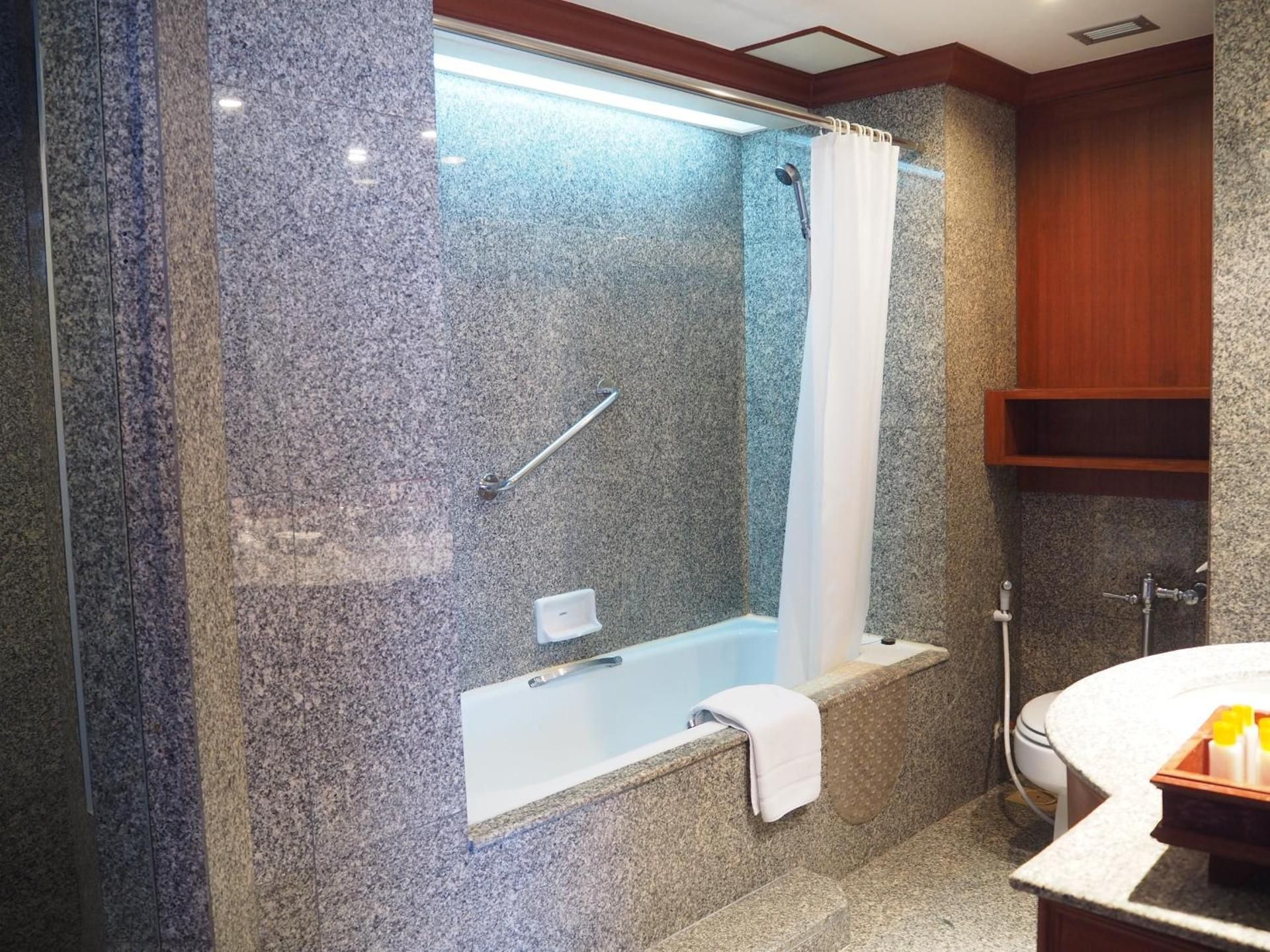 Charoenthani Khonkaen Hotel Junior Suite 3