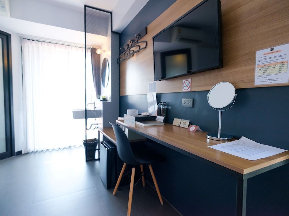 9.5 Hotel Standard Double Room 14