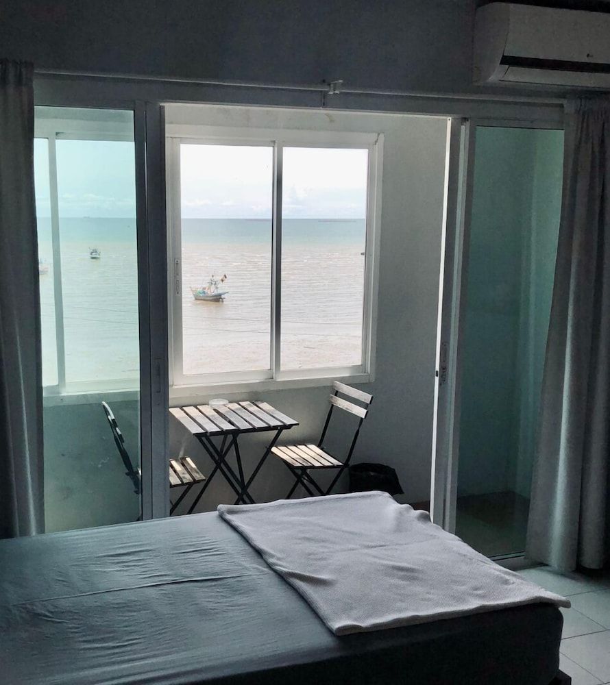 Betta Hostel Twin Sea View Room 5