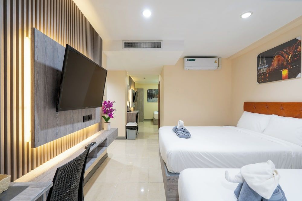 Square One Hotel Patong Family Room