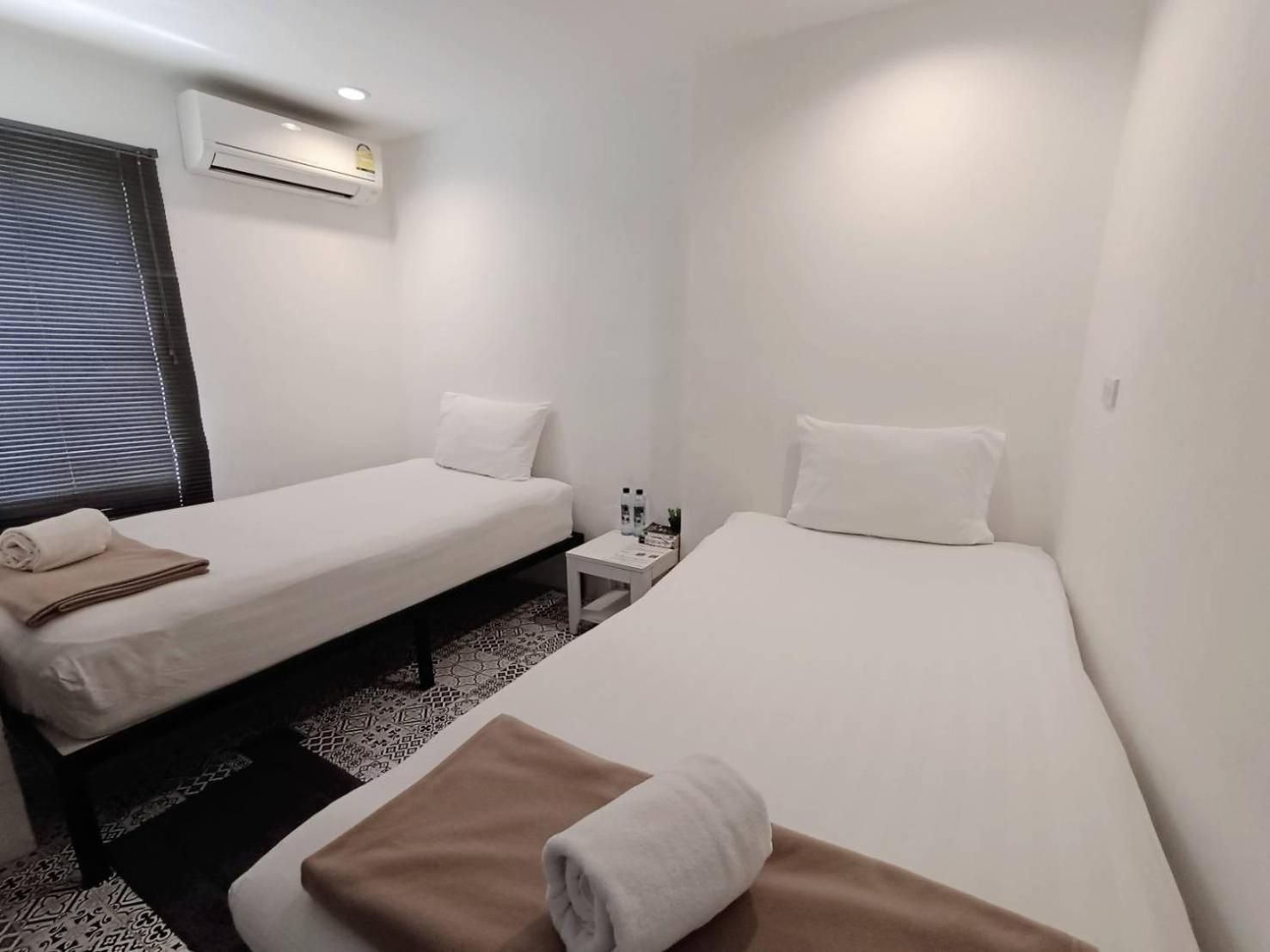 Standard Twin Bedroom