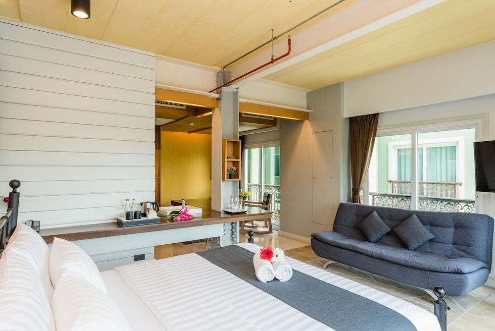 Grand Deluxe King Suite