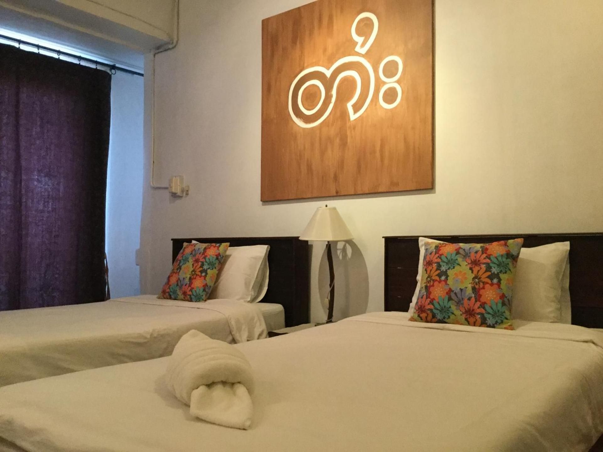 Yoont Hotel Twin Room 3