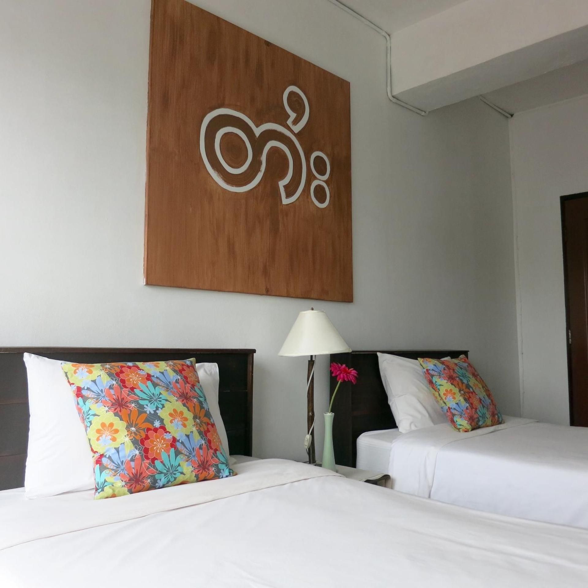 Yoont Hotel Twin Room 2