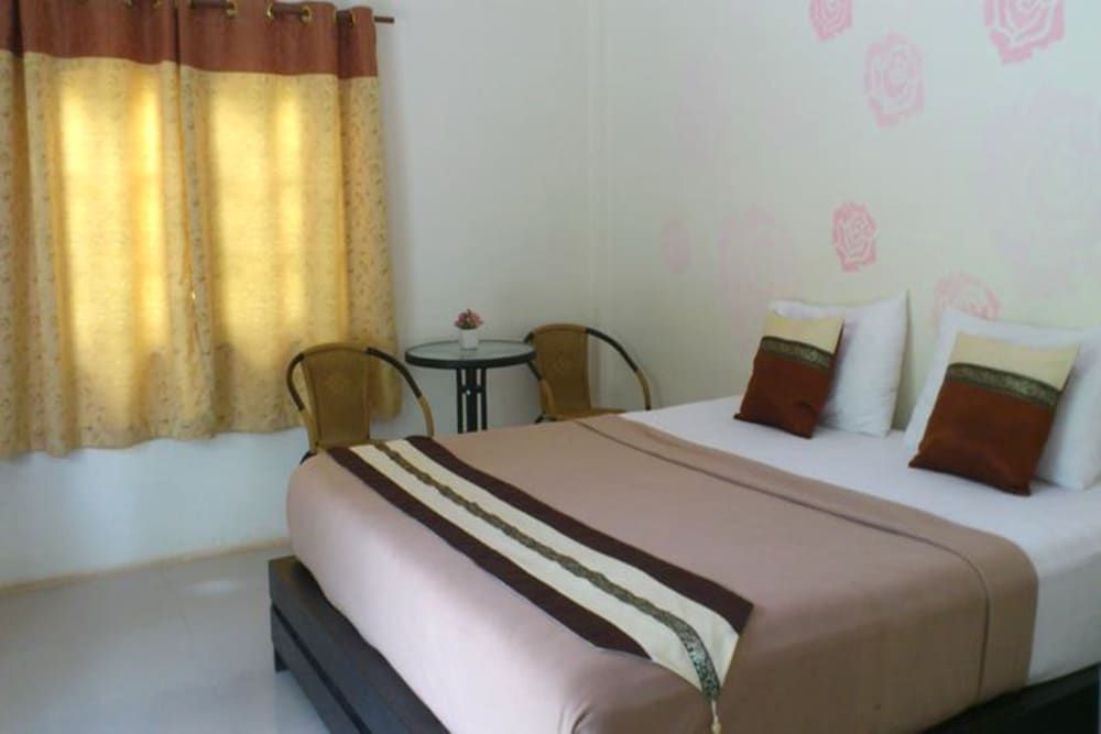 Suan Lamyai Resort Deluxe King 6