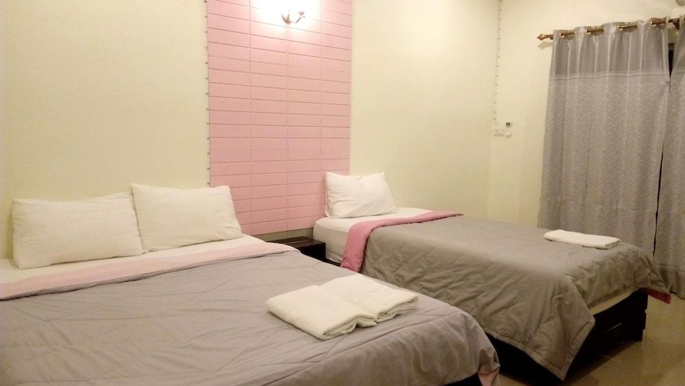 Suan Lamyai Resort Deluxe Triple 2