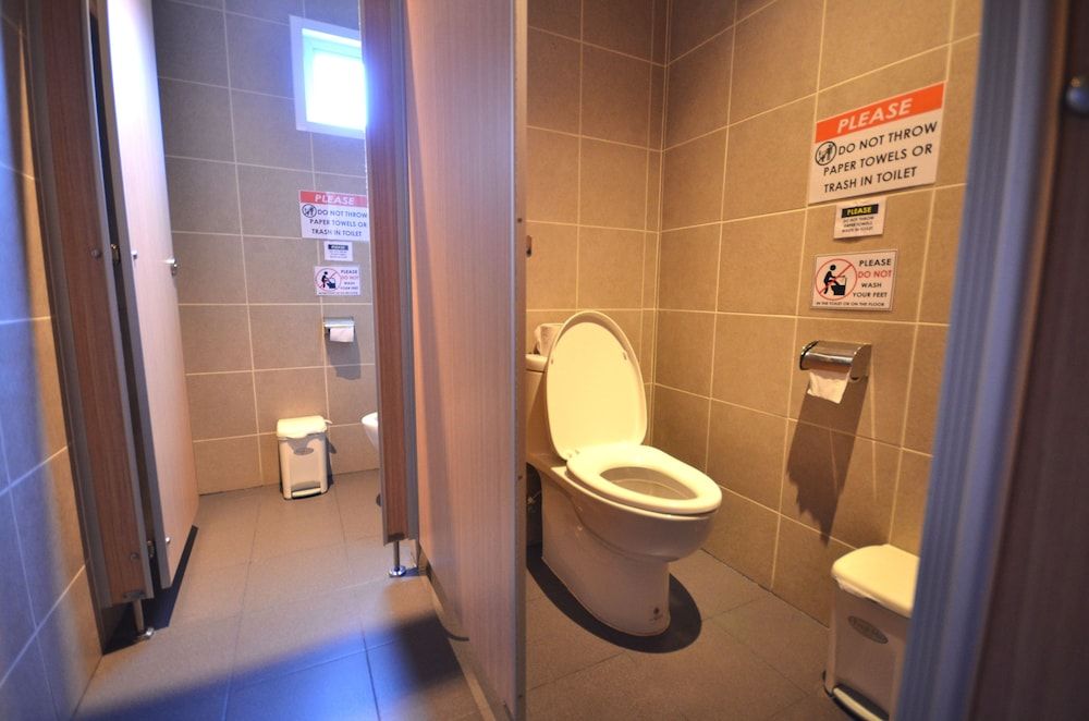 Good Day Hostel Twin Room, Shared Bathroom 6