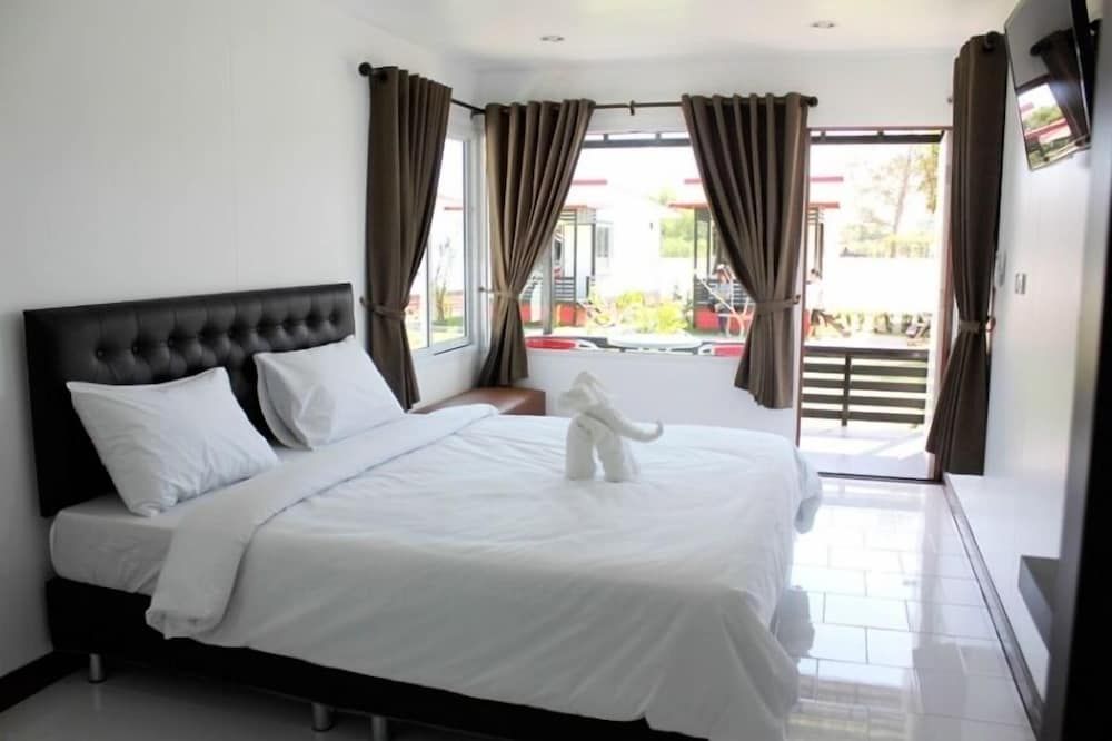 Cape Go Resort Standard Pool View 5