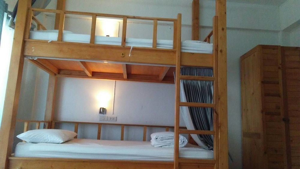 Nimman Bunk Chiang Mai - Hostel Private Room 4 Beds 4
