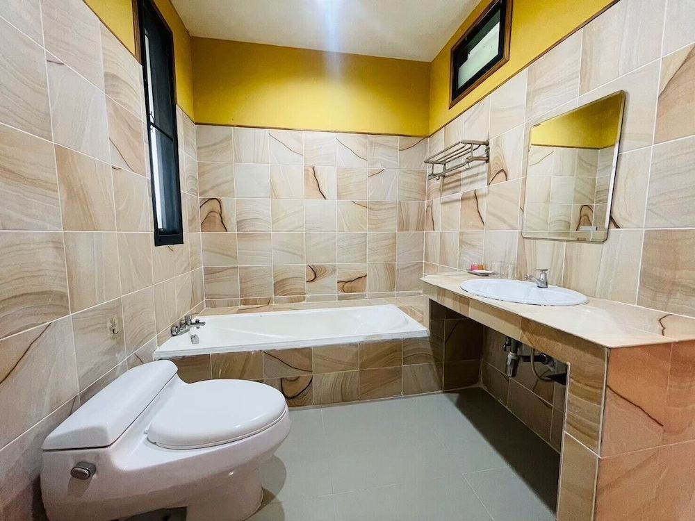 Chiang Khong Hill Deluxe Room 8