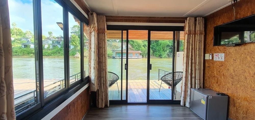 Riverside Hill Resort & Restaurant Raft Room 6