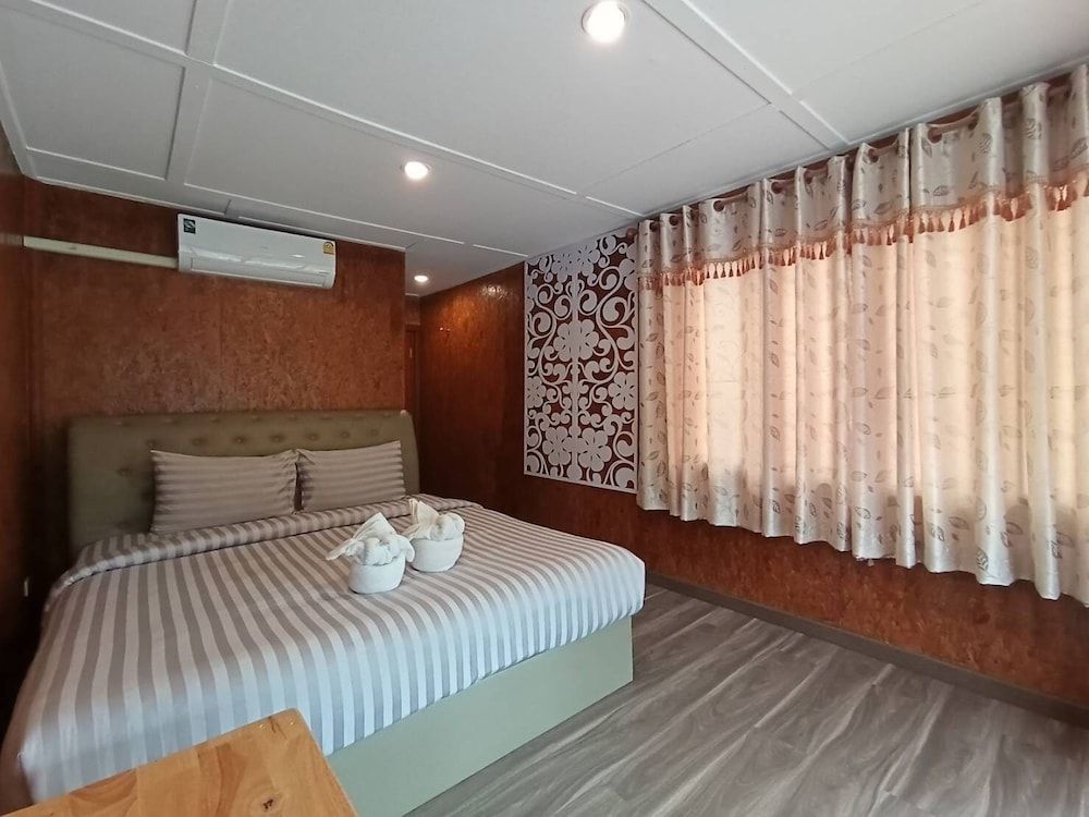 Riverside Hill Resort & Restaurant Raft Room 4